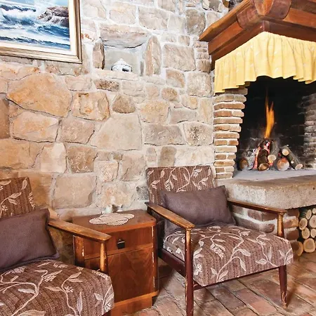 8 Bedroom Beautiful Home In Visnjan Сasa de vacaciones Višnjan